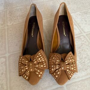 Brand new BCBGeneration Brown 2” heels with Gold Bow Detail